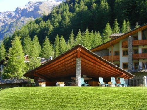 Eco Wellness Hotel Notre Maison Конь Екстер'єр фото